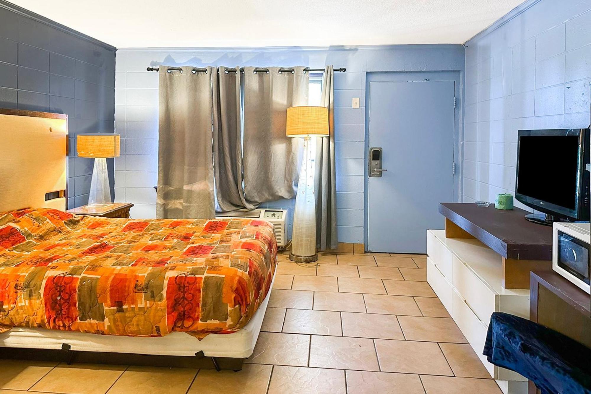 Luxury Inn By Oyo Albany Exterior foto