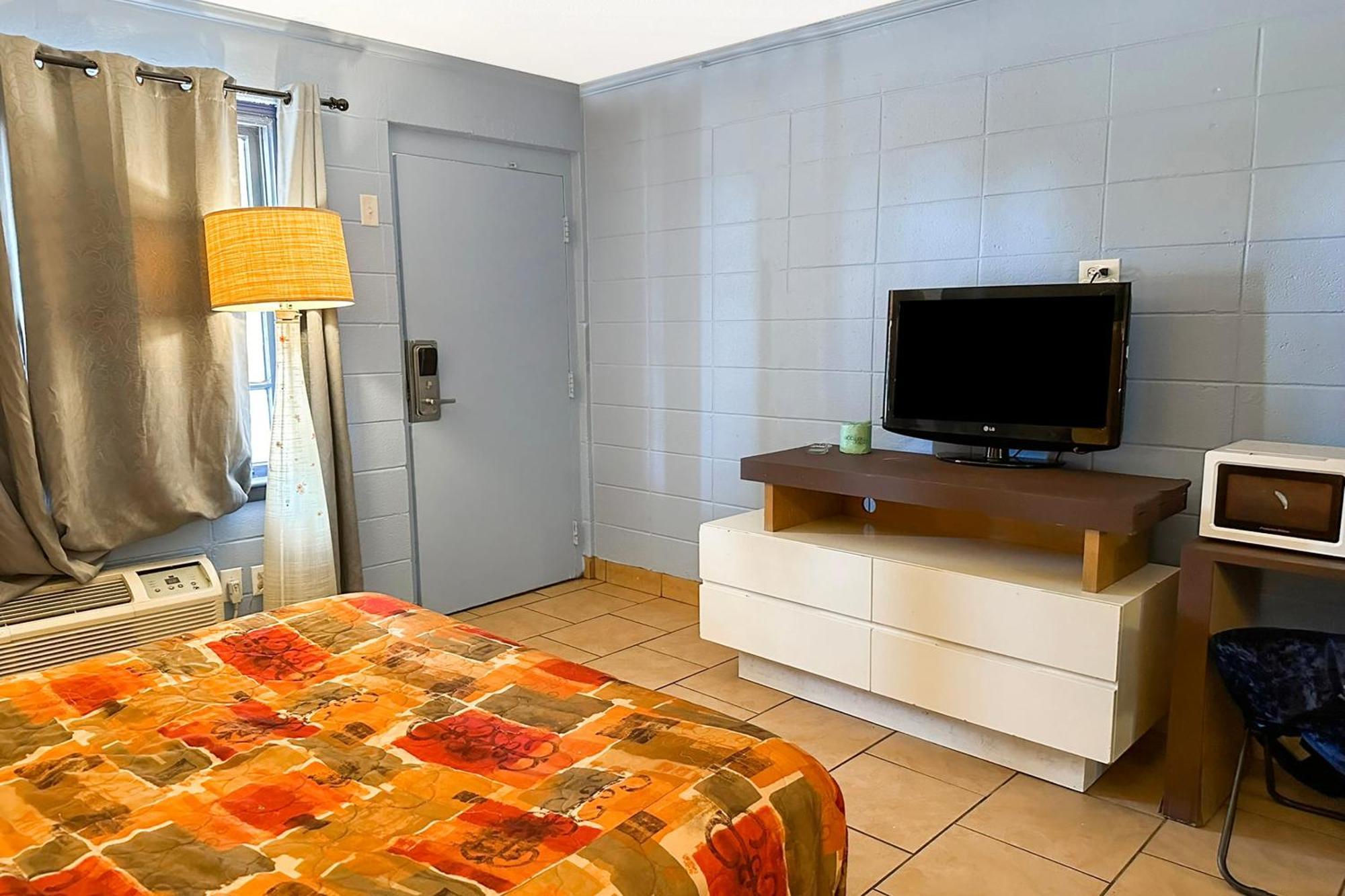Luxury Inn By Oyo Albany Exterior foto