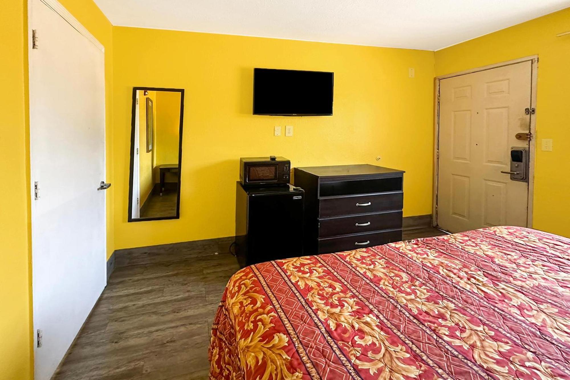Luxury Inn By Oyo Albany Exterior foto